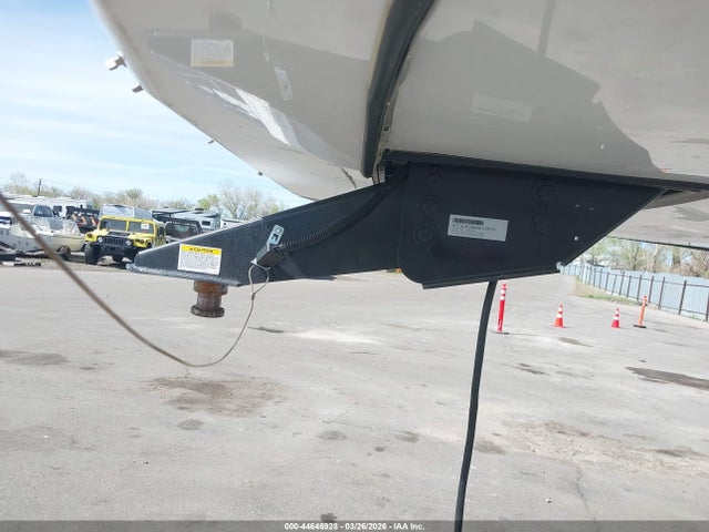 44646928 :رقم المزاد ، 5ZT3SR2B8N6109075 vin ، 2022 Forest River Sabre مزاد بيع