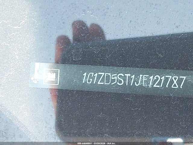1G1ZD5ST1JF121787 Chevrolet MALIBU LT