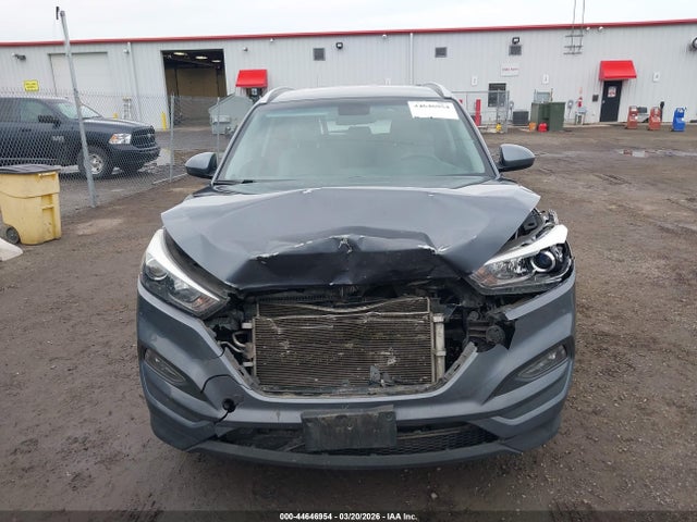 KM8J3CA49JU733880 Hyundai TUCSON SEL