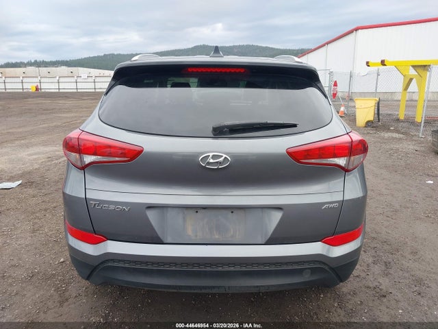 KM8J3CA49JU733880 Hyundai TUCSON SEL