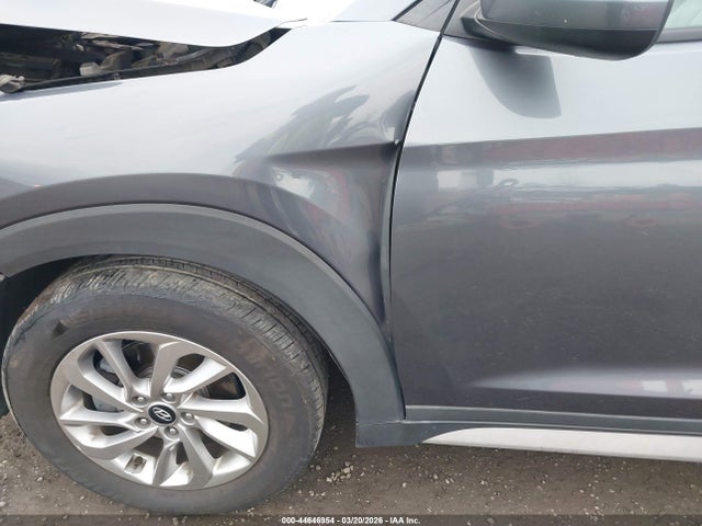 KM8J3CA49JU733880 Hyundai TUCSON SEL