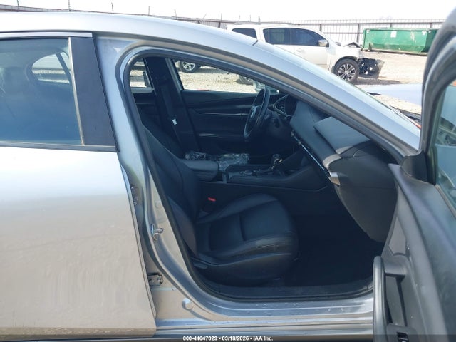 JM1BPACLXL1173099 Mazda Mazda3 Select Package