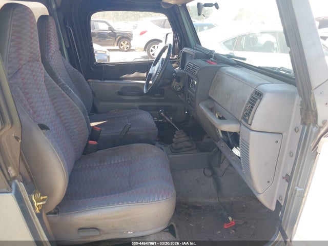 1998 Jeep Wrangler Se მანქანა იყიდება აუქციონზე, vin: 1J4FY29P2WP760584, აუქციონის ნომერი: 44647061