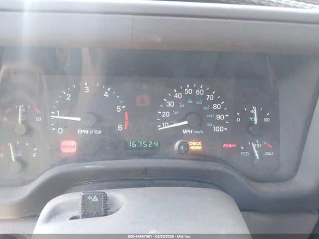 1998 Jeep Wrangler Se მანქანა იყიდება აუქციონზე, vin: 1J4FY29P2WP760584, აუქციონის ნომერი: 44647061