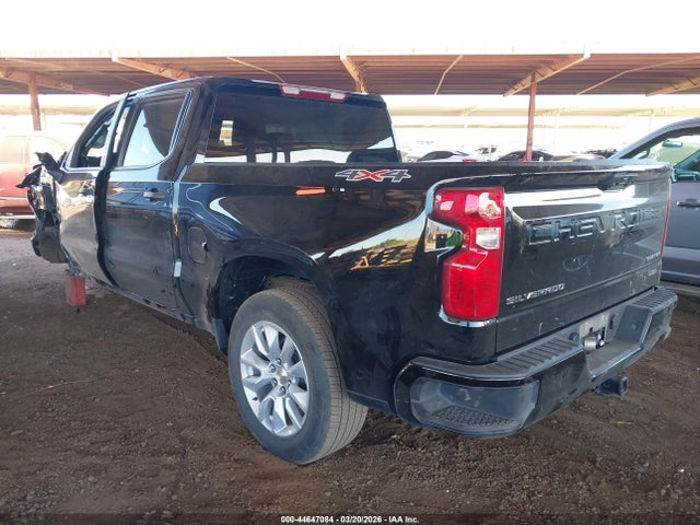 2025 CHEVROLET SILVERADO 1500 3GCPKBEK6SG289690 Photo 2