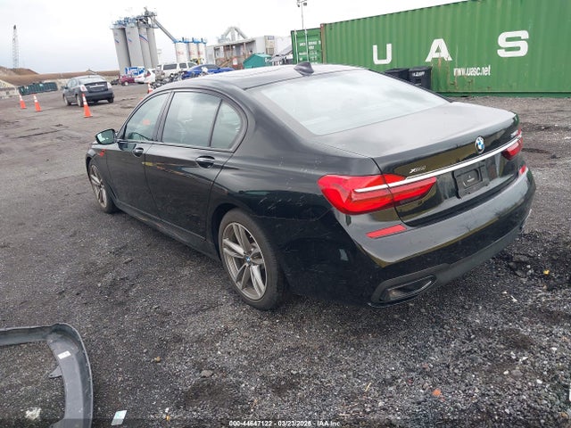 2019 BMW 740I WBA7E4C59KGV70309 Photo 2