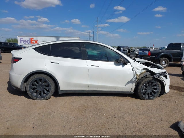 44647124 :رقم المزاد ، 5YJYGDEFXLF002864 vin ، 2020 Tesla Model Y مزاد بيع