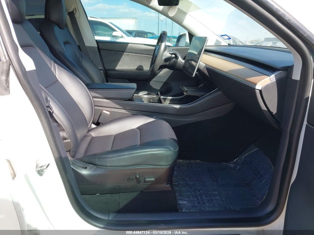 44647124 :رقم المزاد ، 5YJYGDEFXLF002864 vin ، 2020 Tesla Model Y مزاد بيع