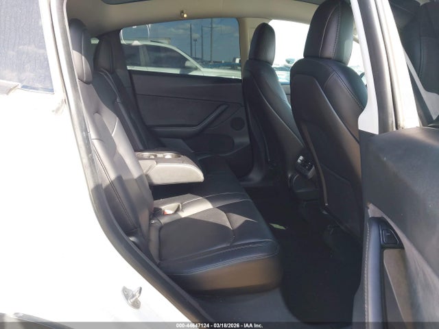 44647124 :رقم المزاد ، 5YJYGDEFXLF002864 vin ، 2020 Tesla Model Y مزاد بيع