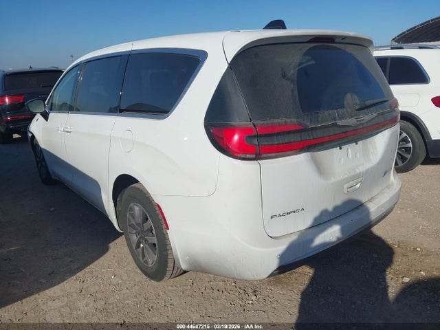2024 CHRYSLER PACIFICA HYBRID 2C4RC1S79RR121837 Photo 2