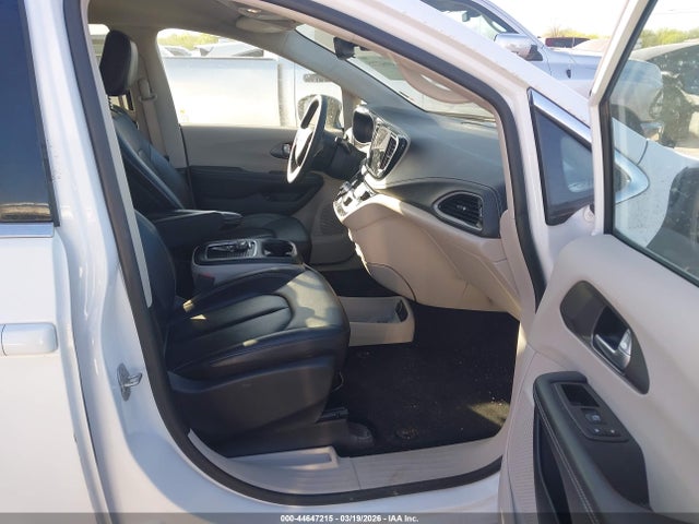 2024 CHRYSLER PACIFICA HYBRID 2C4RC1S79RR121837 Photo 4