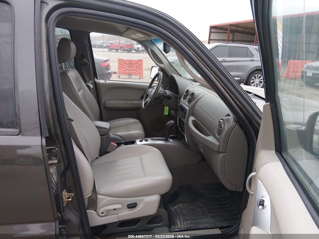 2005 JEEP LIBERTY 1J4GL58K05W572158 Photo 4