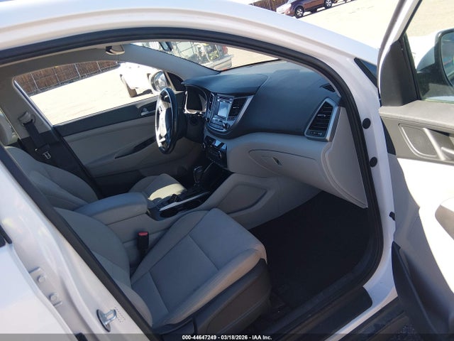 2016 HYUNDAI TUCSON KM8J3CA2XGU204932 Photo 4