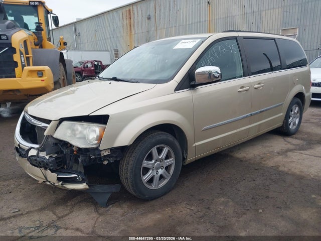 44647295 :رقم المزاد ، 2A4RR8DG1BR702978 vin ، 2011 Chrysler Town & Country Touring-l مزاد بيع