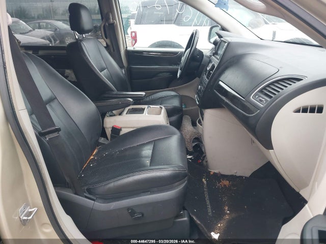 44647295 :رقم المزاد ، 2A4RR8DG1BR702978 vin ، 2011 Chrysler Town & Country Touring-l مزاد بيع