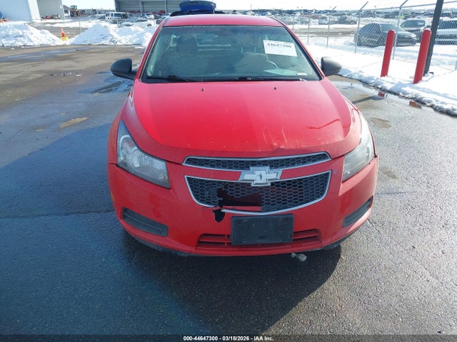 1G1PA5SH5E7138801 Chevrolet Cruze Ls Auto
