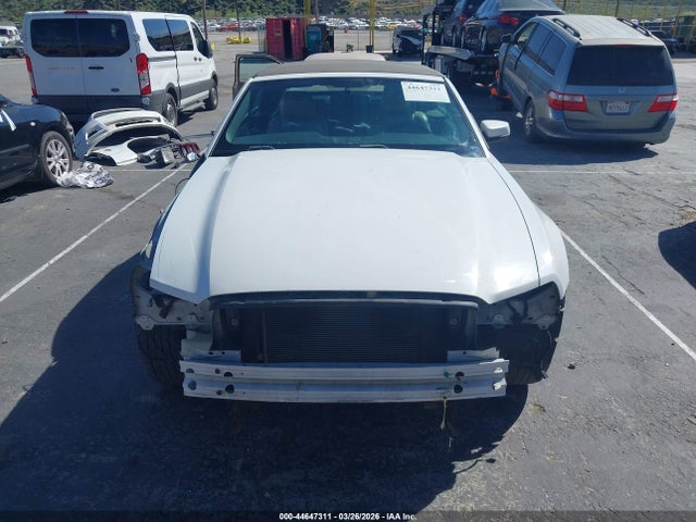 1ZVBP8EM5E5285509 Ford Mustang V6 Premium