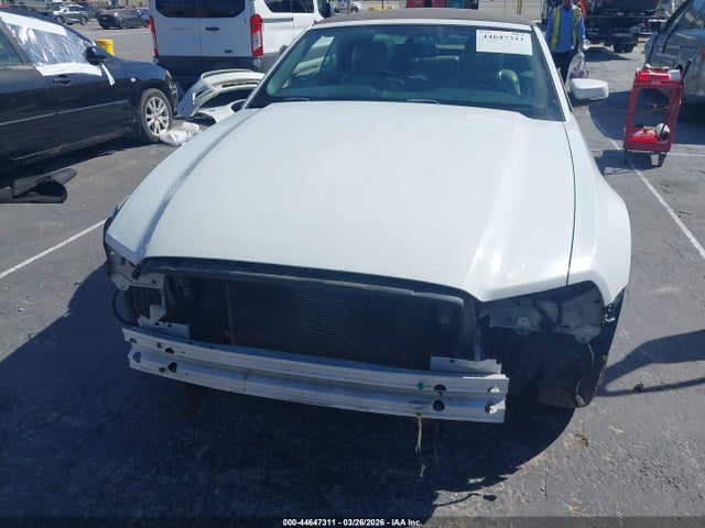 1ZVBP8EM5E5285509 Ford Mustang V6 Premium
