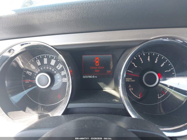 1ZVBP8EM5E5285509 Ford Mustang V6 Premium