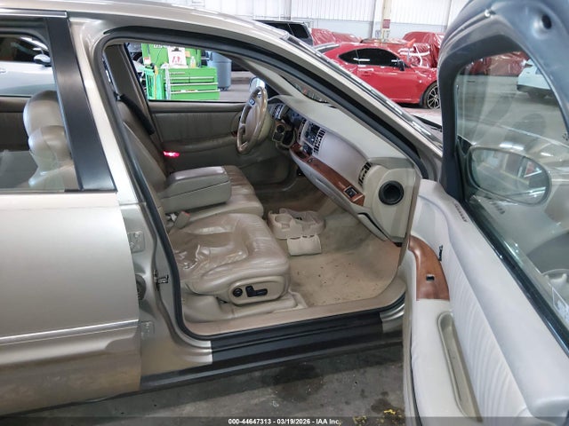 44647313 :رقم المزاد ، 1G4CW54K7Y4288331 vin ، 2000 Buick Park Avenue مزاد بيع