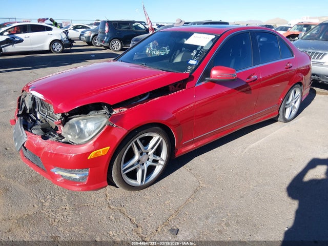 2014 MERCEDES-BENZ C 250 WDDGF4HBXER309090 Photo 1