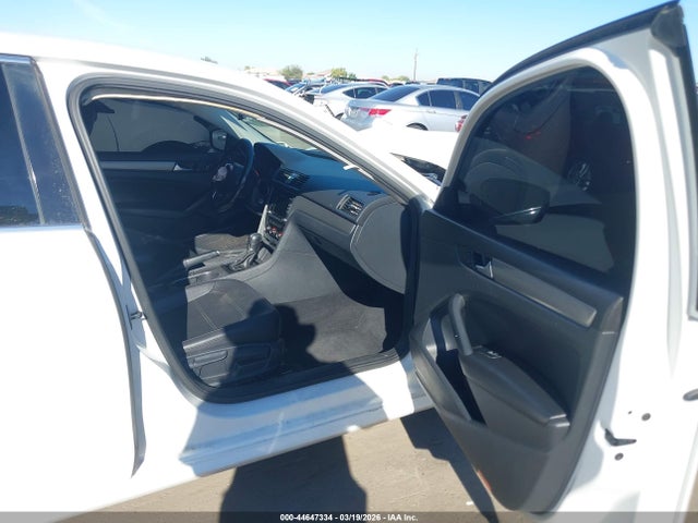 1VWBT7A34EC109257 Volkswagen Passat 1.8t Se