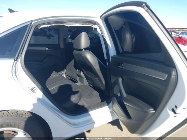 1VWBT7A34EC109257 Volkswagen Passat 1.8t Se