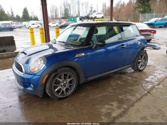 2008 MINI COOPER S WMWMF73568TV38743 Photo 1
