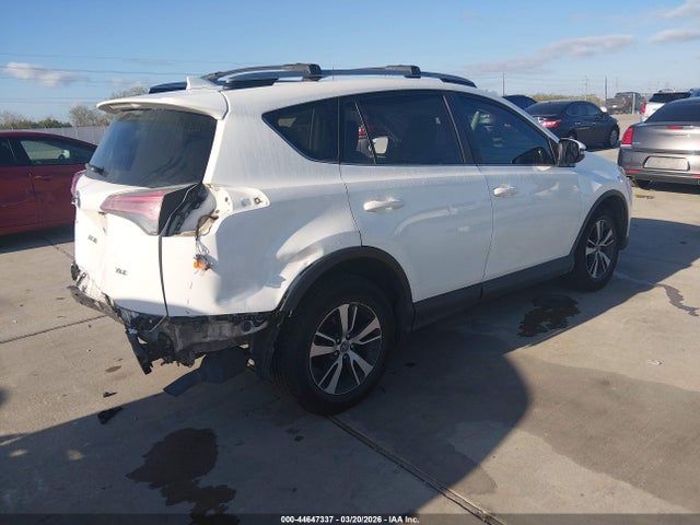 Toyota Rav4 Xle 2017 JTMWFREV5HJ715864 Image 4