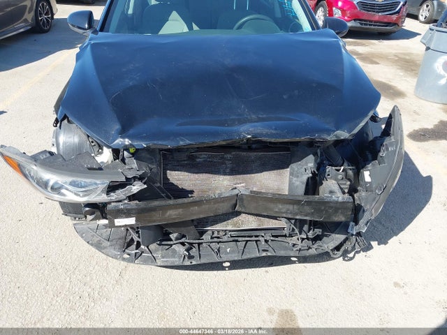 5NPD84LF2JH333399 Hyundai ELANTRA SEL