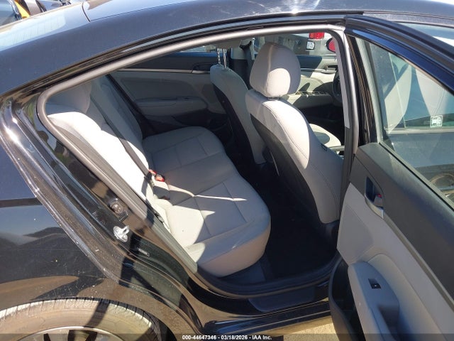 5NPD84LF2JH333399 Hyundai ELANTRA SEL