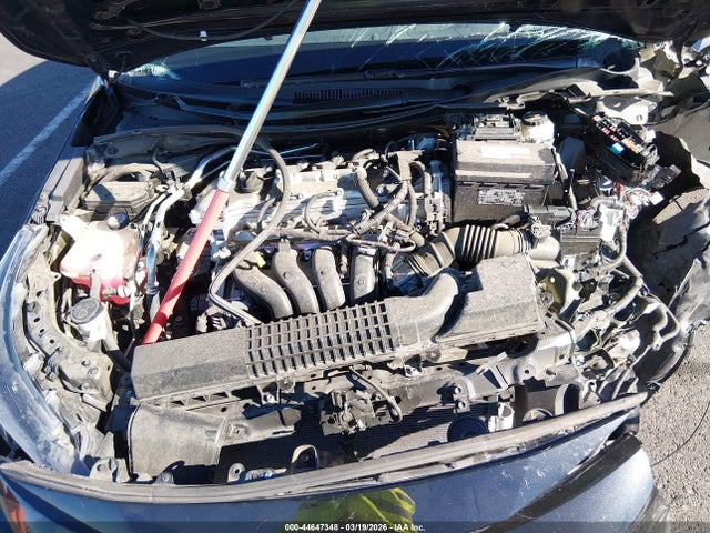 5YFVPMAE5NP299615 Toyota COROLLA LE