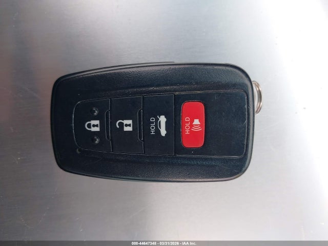 5YFVPMAE5NP299615 Toyota COROLLA LE