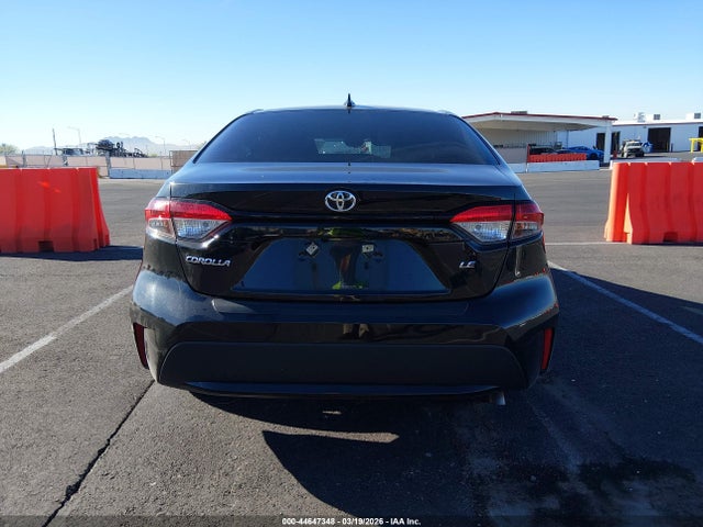 5YFVPMAE5NP299615 Toyota COROLLA LE