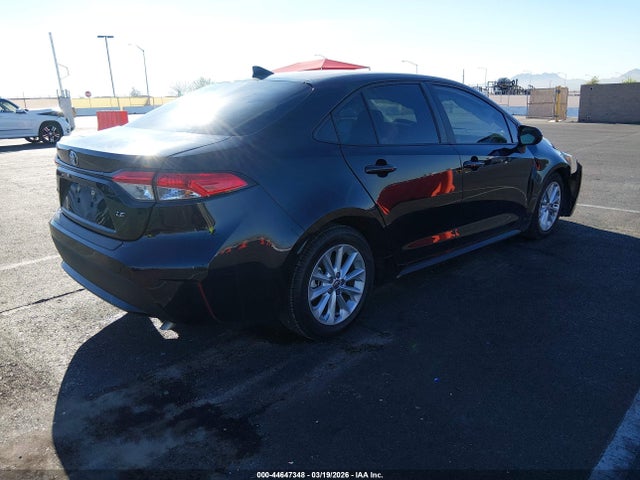 5YFVPMAE5NP299615 Toyota COROLLA LE
