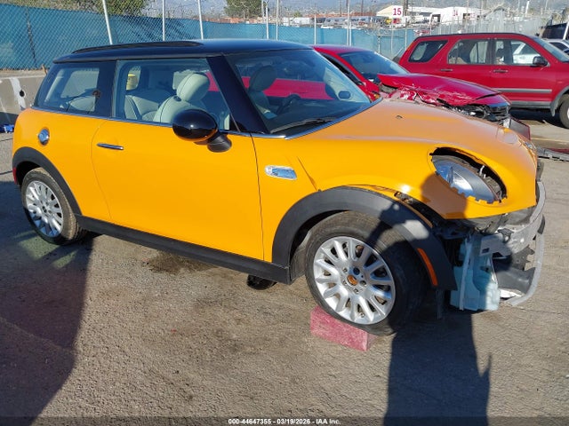 2015 MINI HARDTOP WMWXP7C58F2A33934
