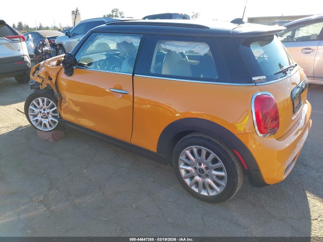 2015 MINI HARDTOP WMWXP7C58F2A33934 Photo 2