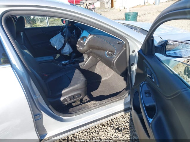 1G1ZD5STXJF137387 Chevrolet MALIBU LT