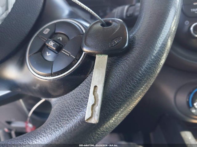 2020 Kia Soul Lx მანქანა იყიდება აუქციონზე, vin: KNDJ22AU7L7733900, აუქციონის ნომერი: 44647396
