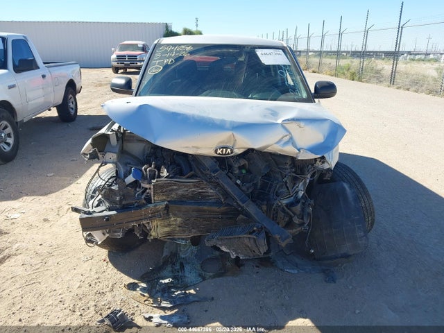 2020 Kia Soul Lx მანქანა იყიდება აუქციონზე, vin: KNDJ22AU7L7733900, აუქციონის ნომერი: 44647396