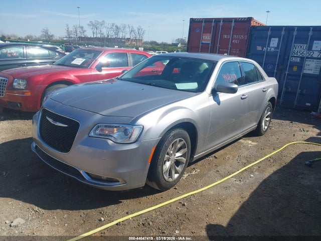 2015 Chrysler 300 Limited მანქანა იყიდება აუქციონზე, vin: 2C3CCAAG6FH873203, აუქციონის ნომერი: 44647419