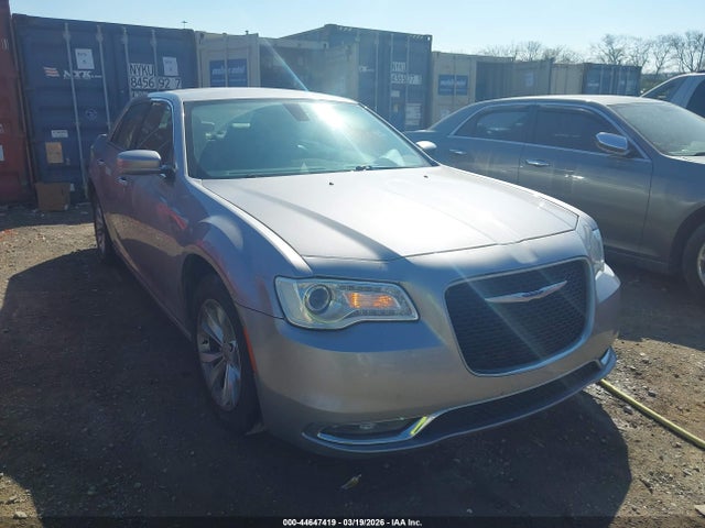 2015 Chrysler 300 Limited მანქანა იყიდება აუქციონზე, vin: 2C3CCAAG6FH873203, აუქციონის ნომერი: 44647419