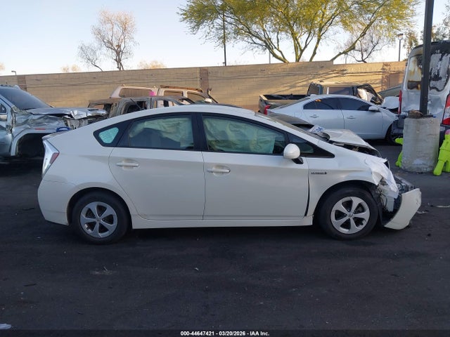 Toyota Prius Two 2014 JTDKN3DU2E1737839 Image 14