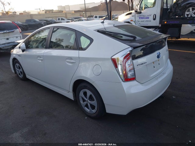 Toyota Prius Two 2014 JTDKN3DU2E1737839 Image 3