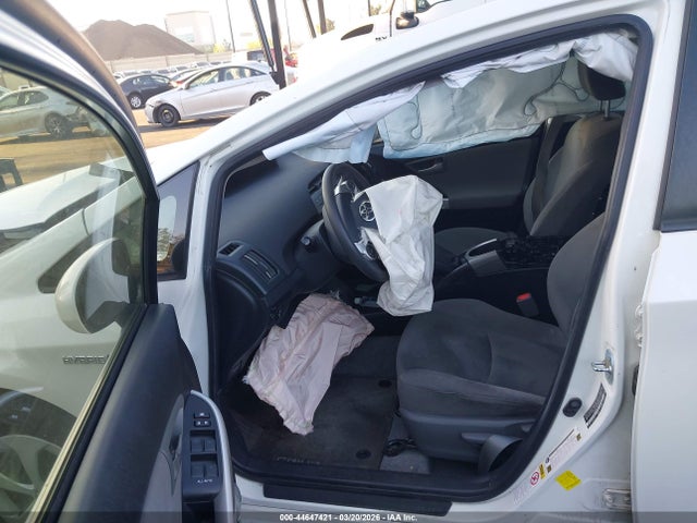 Toyota Prius Two 2014 JTDKN3DU2E1737839 Image 5