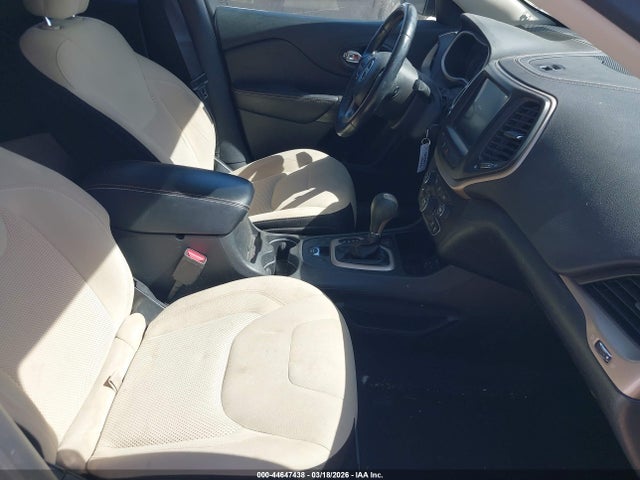 Продажа на аукционе авто 2017 Jeep Cherokee 75th Anniversary Edition Fwd, vin: 1C4PJLCB5HW577383, номер лота: 44647438