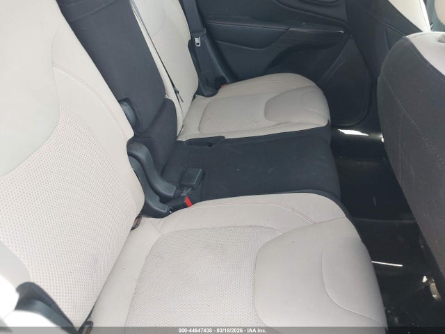 Продажа на аукционе авто 2017 Jeep Cherokee 75th Anniversary Edition Fwd, vin: 1C4PJLCB5HW577383, номер лота: 44647438