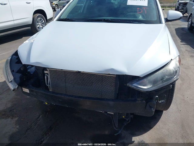 5NPD84LF1JH253205 Hyundai ELANTRA SEL
