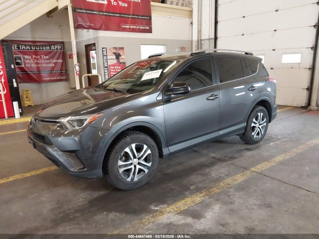JTMBFREV2JJ225676 Toyota RAV4 LE