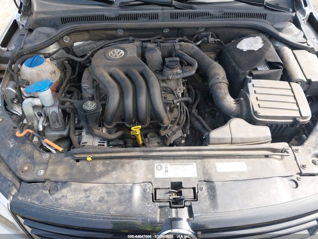 3VW2K7AJ3EM215201 Volkswagen Jetta 2.0l S